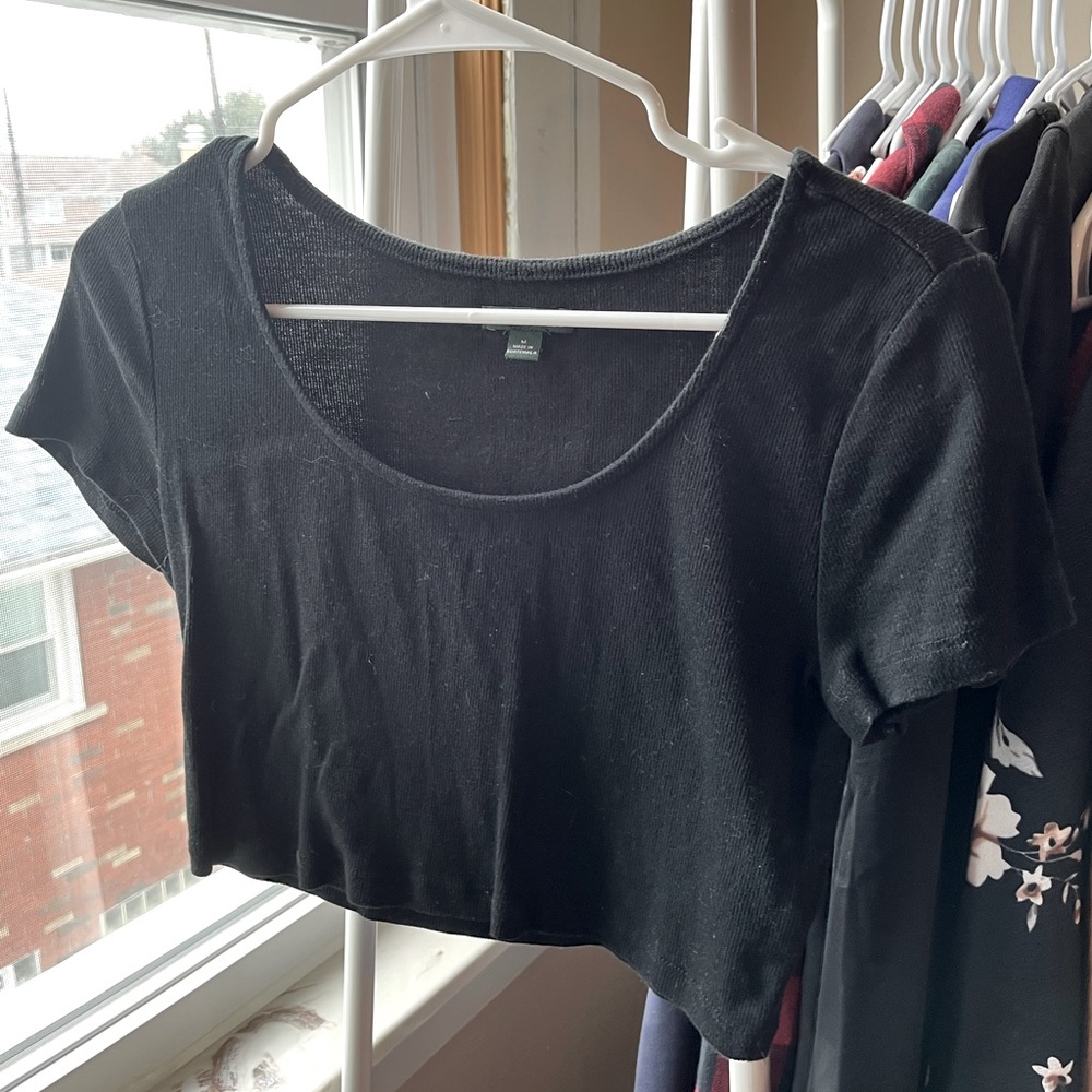 Black crop tee - Wild fable - size medium